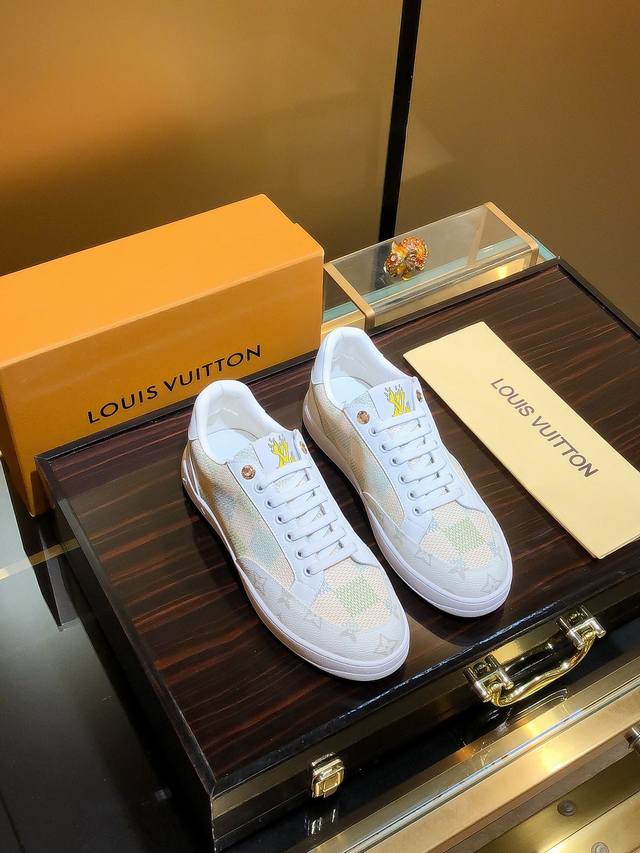 商品名称：Louis Vuitton 路易 威登 正规码数: 38-44 休闲鞋 商品材料：精选 进口牛皮鞋面，柔软羊皮内里；原厂大底。